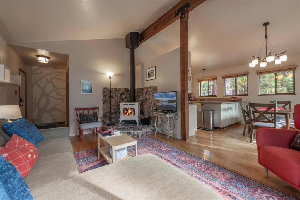 Cozy Pet-Friendly Cabin W Fenced-In Yard Close To Slopes Beach Town Carnelian Bay Exterior photo